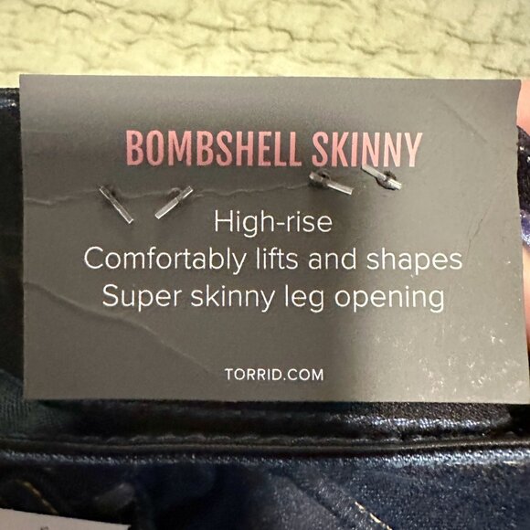 NWT Torrid Bombshell Skinny Jeans - Picture 5 of 6